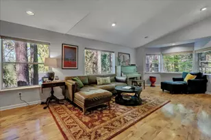 10901 Footwall Dr, Grass Valley, CA 95945 - Photo 4