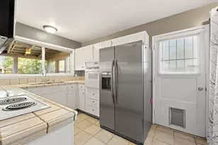 8230 Butternut Dr, Citrus Heights, CA 95621 - Photo 10