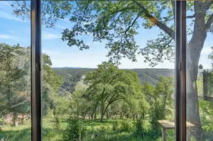 305 Riverview Dr, Auburn, CA 95603 - Photo 10