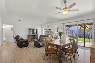 13132 Heather Dr, Waterford, CA 95386 - Photo 12