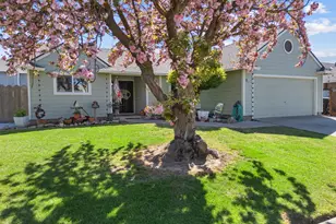 13132 Heather Dr, Waterford, CA 95386 - Photo 2