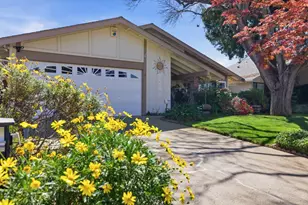 9284 Linda Rio Dr, Sacramento, CA 95826 - Photo 2