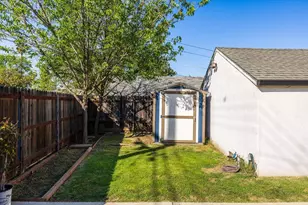 2100 36th St, Sacramento, CA 95817 - Photo 38