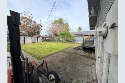 2111 E Hazelton Avenue, Stockton, CA 95205 - Photo 28
