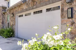 7595 Twin Bridges Ln, Citrus Heights, CA 95610 - Photo 2