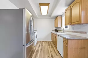 3432 Colonial Dr, Modesto, CA 95350 - Photo 8