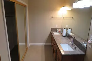 563 Rivergate Way, Sacramento, CA 95831 - Photo 18