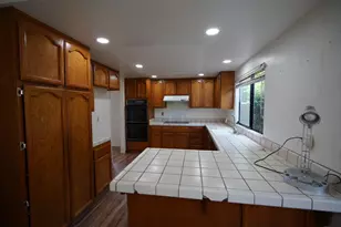 935 Sunwood Way, Sacramento, CA 95831 - Photo 6