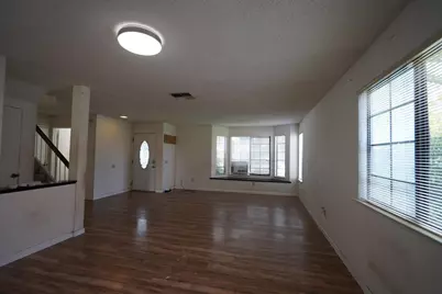 935 Sunwood Way, Sacramento, CA 95831 - Photo 4