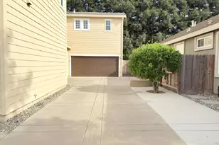 1463 Estrella Way, Turlock, CA 95382 - Photo 2