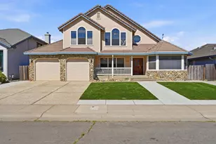 7351 Perera Cir, Sacramento, CA 95831 - Photo 2
