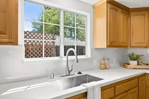 135 Village Ln, Auburn, CA 95603 - Photo 20