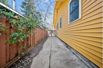 2500 41st Street, Sacramento, CA 95817 - Photo 30
