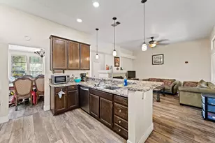 6 Coles Point Ct, Sacramento, CA 95823 - Photo 10