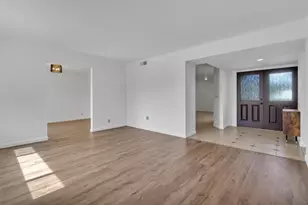 9104 Feather River Way, Sacramento, CA 95826 - Photo 12