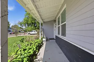 5317 49th St, Sacramento, CA 95820 - Photo 4