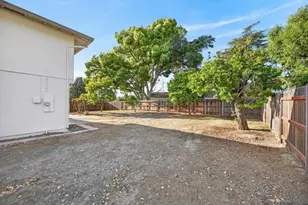 6795 Havenhurst Dr, Sacramento, CA 95831 - Photo 52