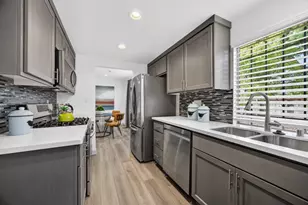 6795 Havenhurst Dr, Sacramento, CA 95831 - Photo 22