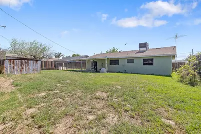 10840 Beverly Drive, Hanford, CA 93230 - Photo 28