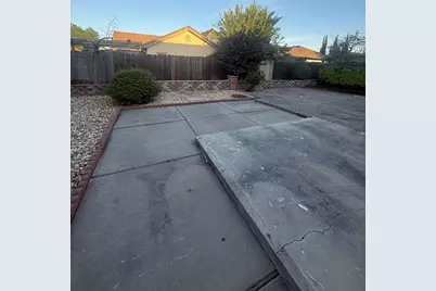 8118 Chateau Drive, Stockton, CA 95210 - Photo 38