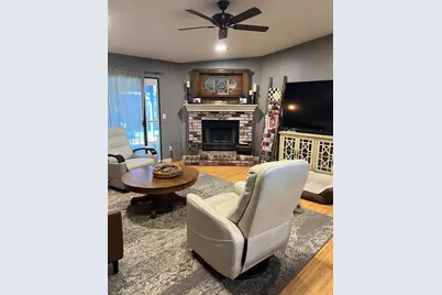 2200 Chelsea Place, Turlock, CA 95380 - Photo 2