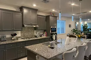 461 S Walcott St, Manteca, CA 95336 - Photo 2