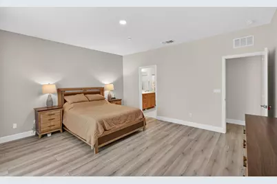 7605 Ferrell Way, Elk Grove, CA 95757 - Photo 32