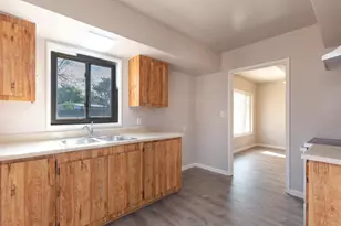 5632 Georgia Dr, North Highlands, CA 95660 - Photo 8