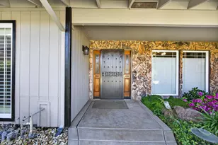 7328 Perera Cir, Sacramento, CA 95831 - Photo 6