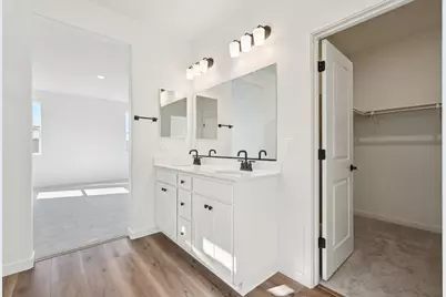 10340 W Hema Way, Elk Grove, CA 95757 - Photo 22