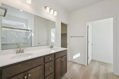 10324 W Hema Way, Elk Grove, CA 95757 - Photo 14