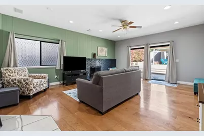 8530 Hayden Way, Fair Oaks, CA 95628 - Photo 10