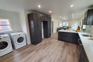 6859 Fresno St, Oakland, CA 94605 - Photo 12
