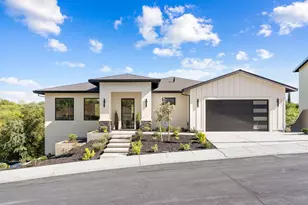 401 East St, Roseville, CA 95678 - Photo 2