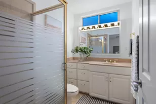 8673 Fallbrook Way, Sacramento, CA 95826 - Photo 22