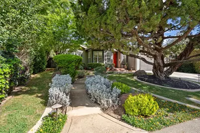 8673 Fallbrook Way, Sacramento, CA 95826 - Photo 2