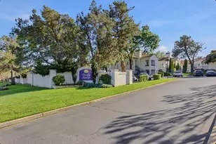 202 Beachcomber Dr, Rocklin, CA 95677 - Photo 2