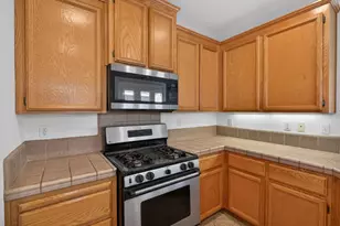 9666 Iris Meadow Way, Elk Grove, CA 95757 - Photo 22