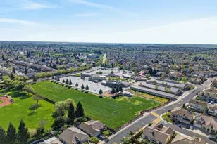 9666 Iris Meadow Way, Elk Grove, CA 95757 - Photo 52