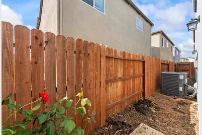 6776 Jujube Lane, Sacramento, CA 95828 - Photo 32