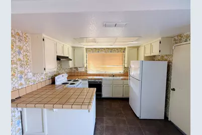 7637 Nixos Way, Sacramento, CA 95823 - Photo 6