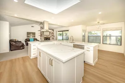 725 Fairview Drive, Woodland, CA 95695 - Photo 2