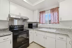 8054 Pegler Way, Sacramento, CA 95823 - Photo 12