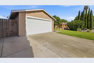 8054 Pegler Way, Sacramento, CA 95823 - Photo 2