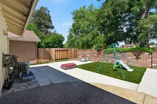 5331 Blue Sapphire Ct, Elk Grove, CA 95758 - Photo 36