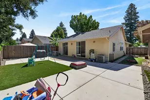 5331 Blue Sapphire Ct, Elk Grove, CA 95758 - Photo 34