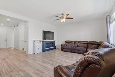 8025 Hughes Court, Citrus Heights, CA 95610 - Photo 4