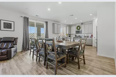 8025 Hughes Court, Citrus Heights, CA 95610 - Photo 6