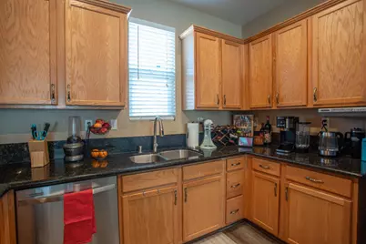 5012 Wuthering Avenue, Sacramento, CA 95823 - Photo 4
