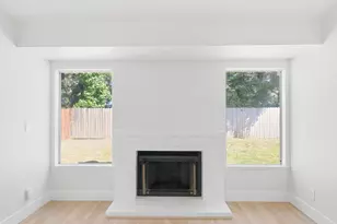 8251 Kilmer Cir, Sacramento, CA 95828 - Photo 16